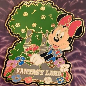 2001 LE 3500 magic kingdom fantasyland Minnie pin